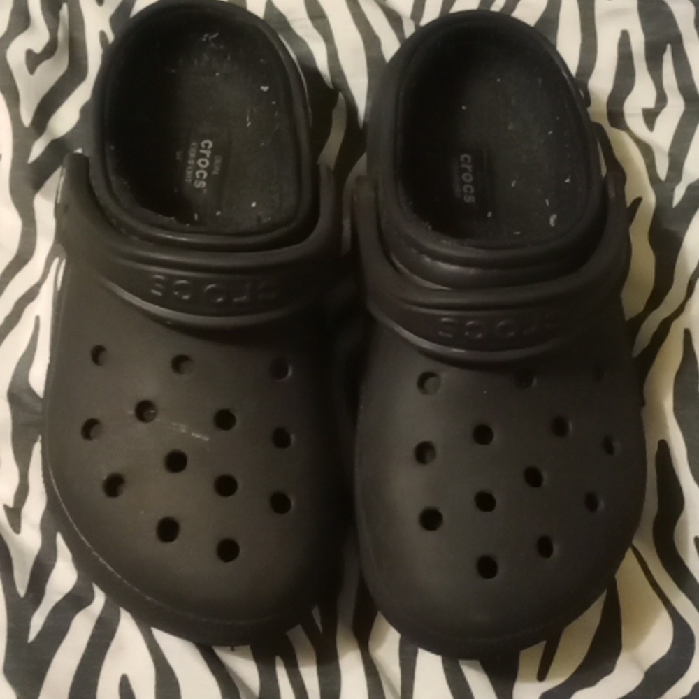Crocs (women or men)